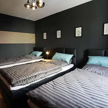 Downtown/balcony/coffee Bar/tv-streaming/top Wlan Apartment *