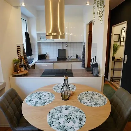 Downtown/balcony/coffee Bar/tv-streaming/top Wlan Apartment *